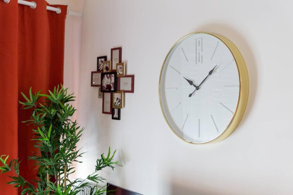 Easy Paris Visit Metro & Parking Apartman Saint-Ouen  Kültér fotó
